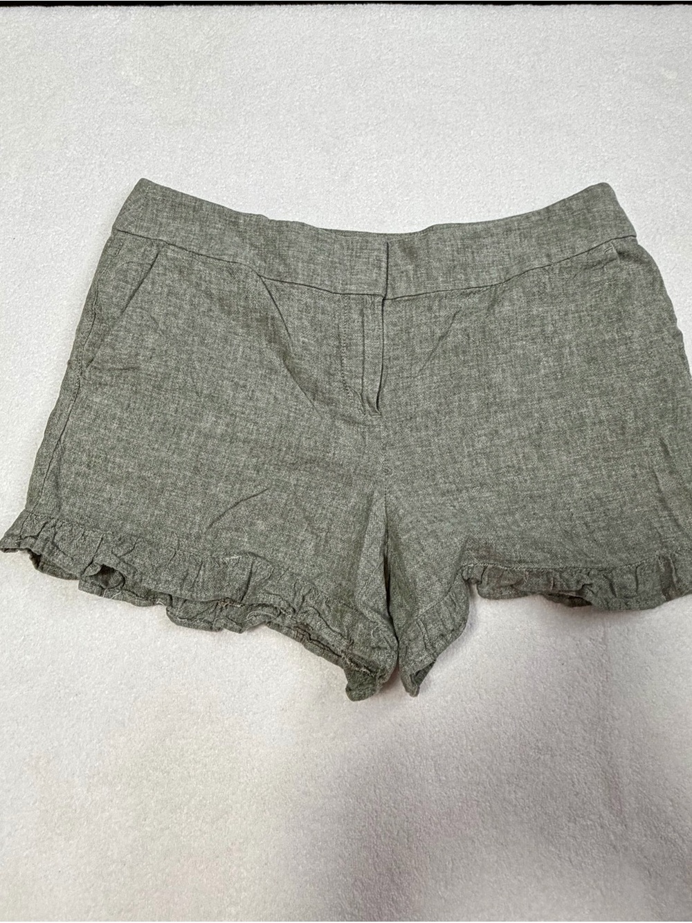 LOFT Green Ruffle-Hem High Waist 4” Shorts Size 8